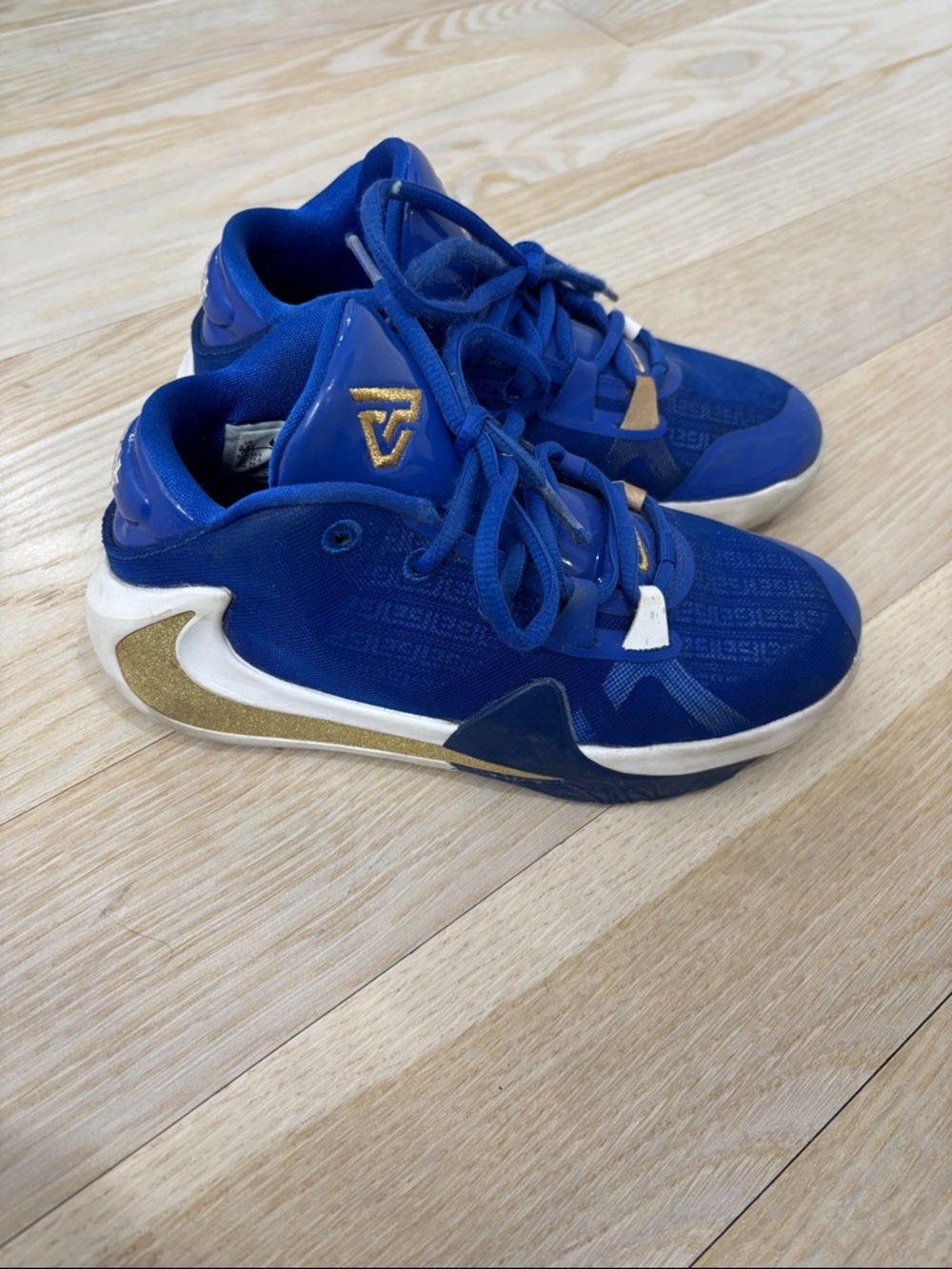 Nike Zoom Freak 1 size 3.5Y kids Blue and Gold Basketball Sneakers